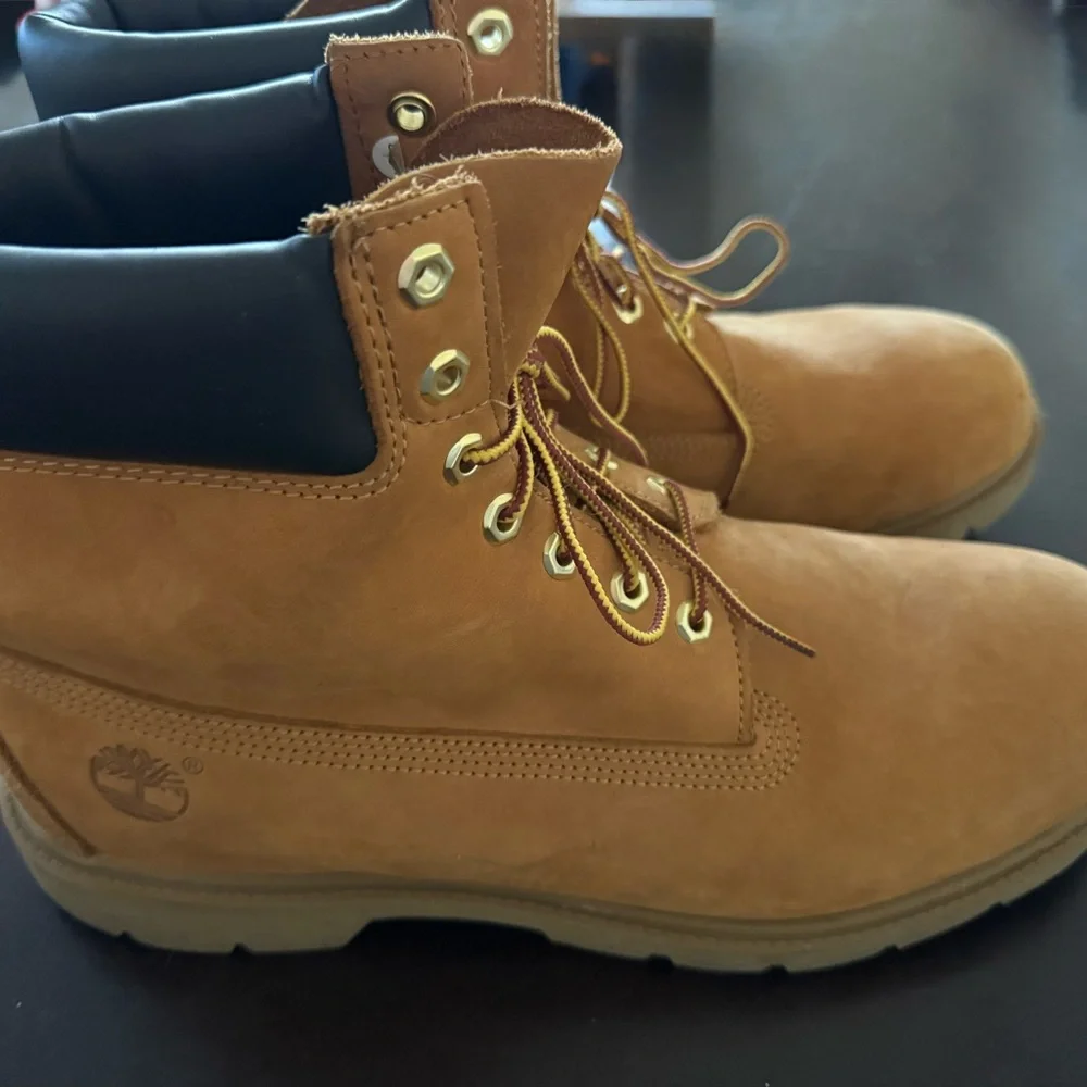 Timberland Tan Suede Boots with Rugged Sole Like New Men’s 13 - Picture 4 of 4